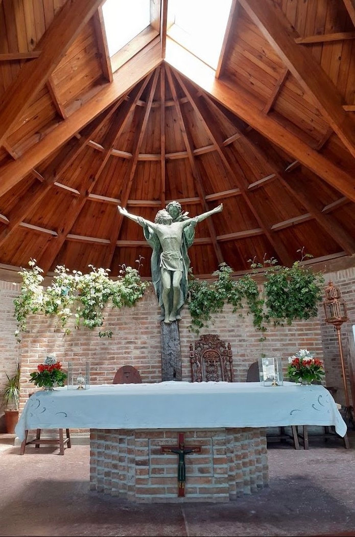 Altar de la Capilla Santa Teresita